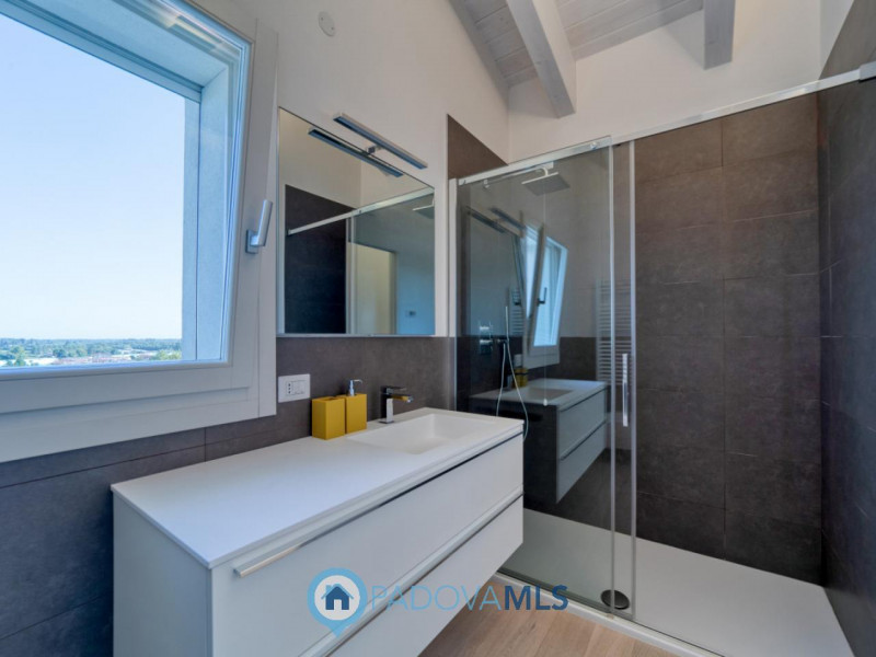 Attico - Via A. Diaz, 252 - 28100 Veneto

Immobile in esclusiva al Gruppo Padova MLS

VIGONZA Zon...