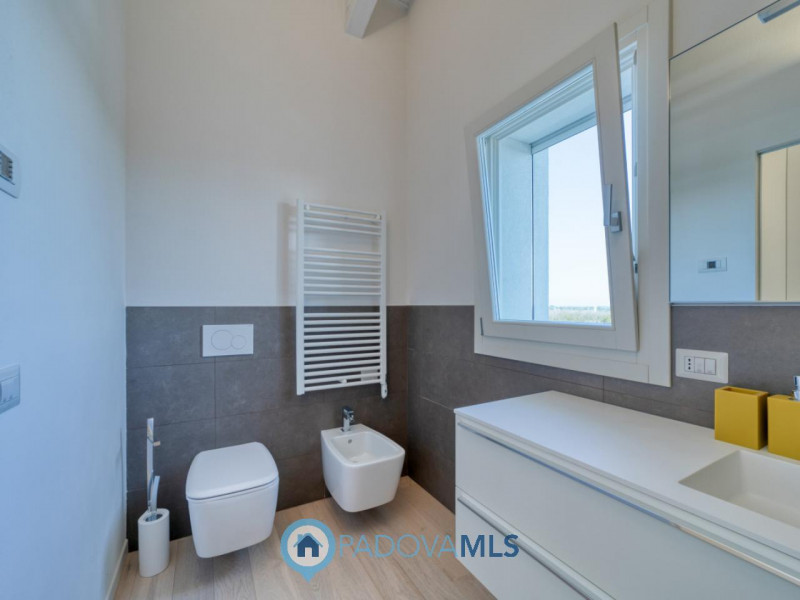 Attico - Via A. Diaz, 252 - 28100 Veneto

Immobile in esclusiva al Gruppo Padova MLS

VIGONZA Zon...