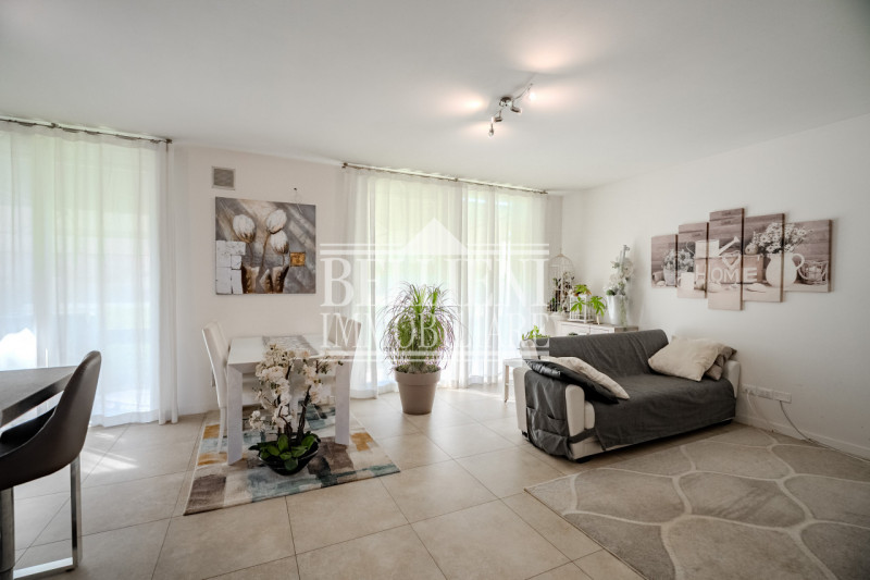 LONGARE - All'interno di un tranquillo contesto residenziale di recentissima costruzione, proponi...