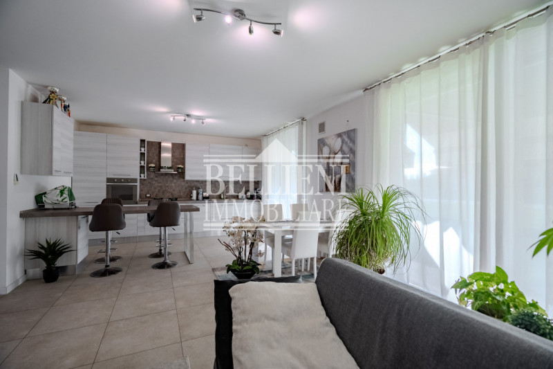 LONGARE - All'interno di un tranquillo contesto residenziale di recentissima costruzione, proponi...