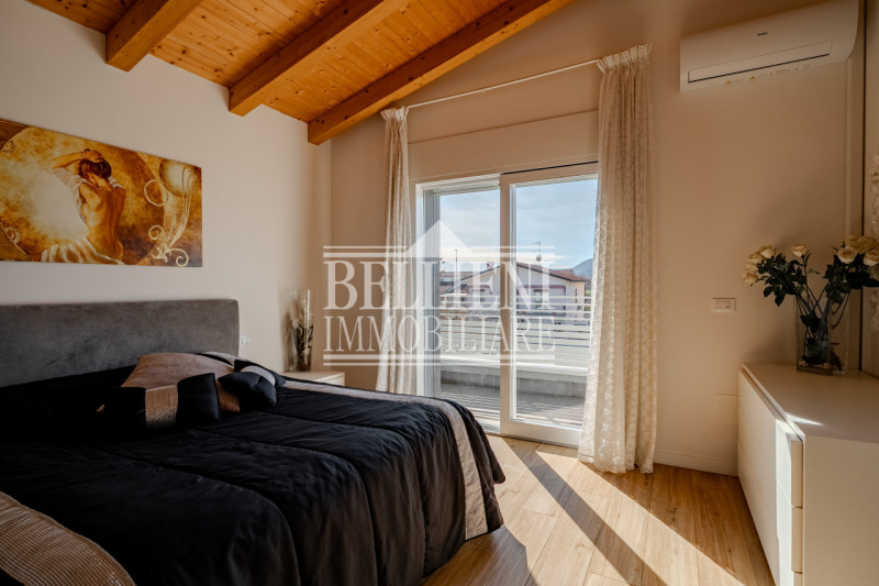 LONGARE - All'interno di un tranquillo contesto residenziale di recentissima costruzione, proponi...