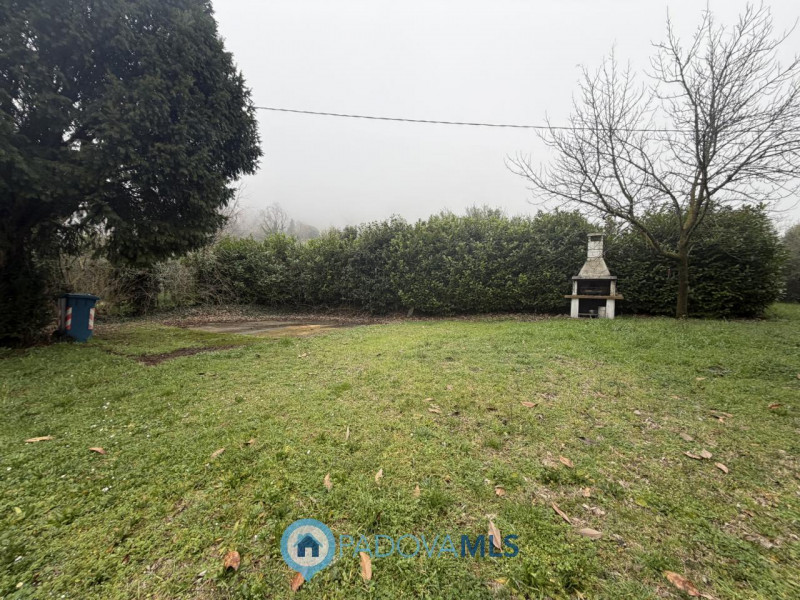 Bifamiliare da ristrutturare in Vendita a Galzignano Terme

Immobile in esclusiva al Gruppo Padov...