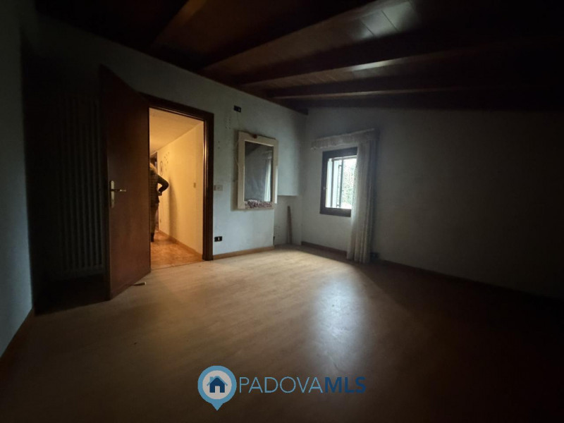 Bifamiliare da ristrutturare in Vendita a Galzignano Terme

Immobile in esclusiva al Gruppo Padov...