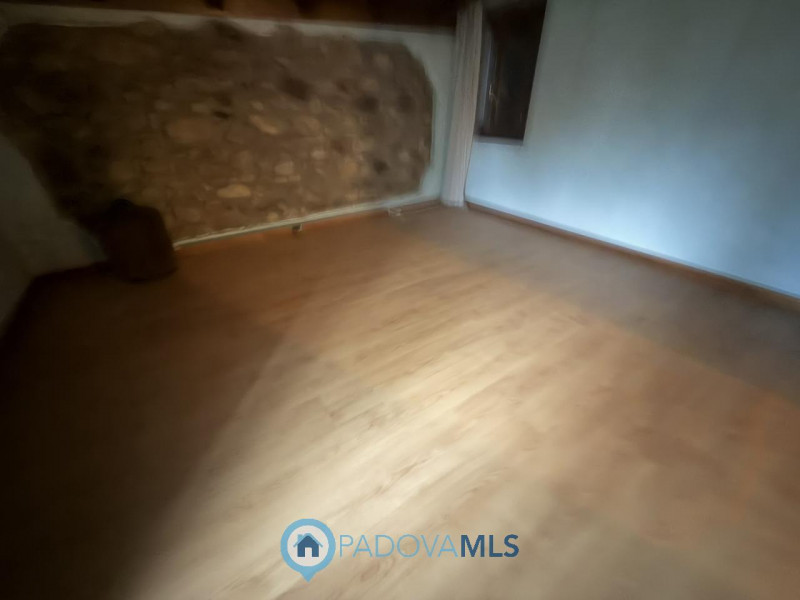 Bifamiliare da ristrutturare in Vendita a Galzignano Terme

Immobile in esclusiva al Gruppo Padov...