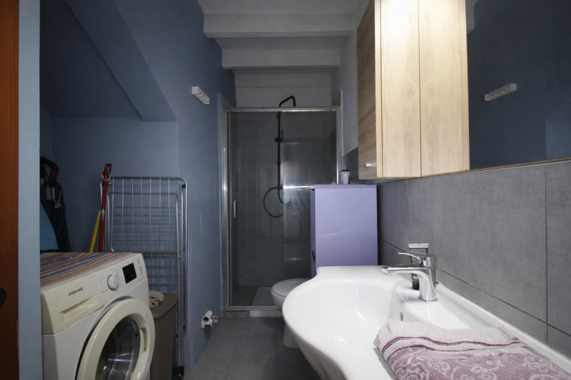 In Strada Padana verso Padova, in posizione strategica e comoda sia al Centro Commerciale Emisfer...