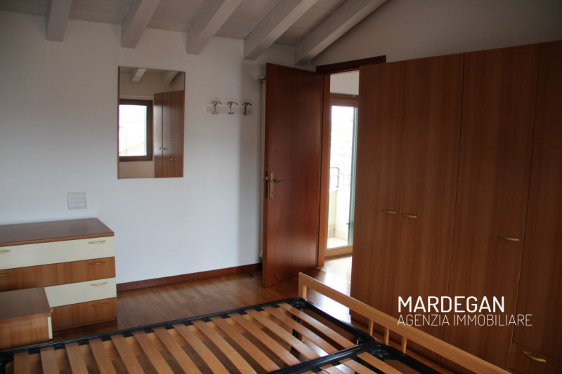 ADATTO A UNA PERSONA.
Proponiamo in affitto, in piacevole contesto e comoda zona vicina al centro...