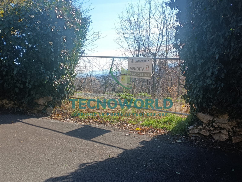 Scopri un'opportunità imperdibile nel cuore delle splendide Ville Palladiane! Proponiamo in vendi...