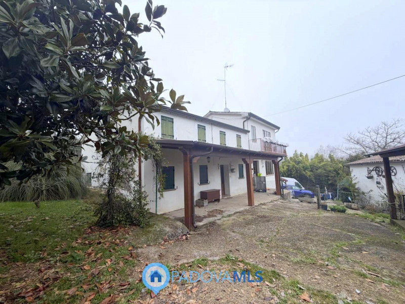 Immobile in esclusiva al Gruppo Padova MLS

Scopri questa porzione di bifamiliare, da ristruttura...