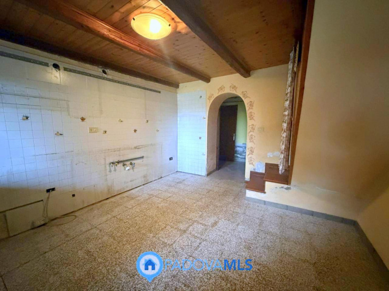 Immobile in esclusiva al Gruppo Padova MLS

Scopri questa porzione di bifamiliare, da ristruttura...