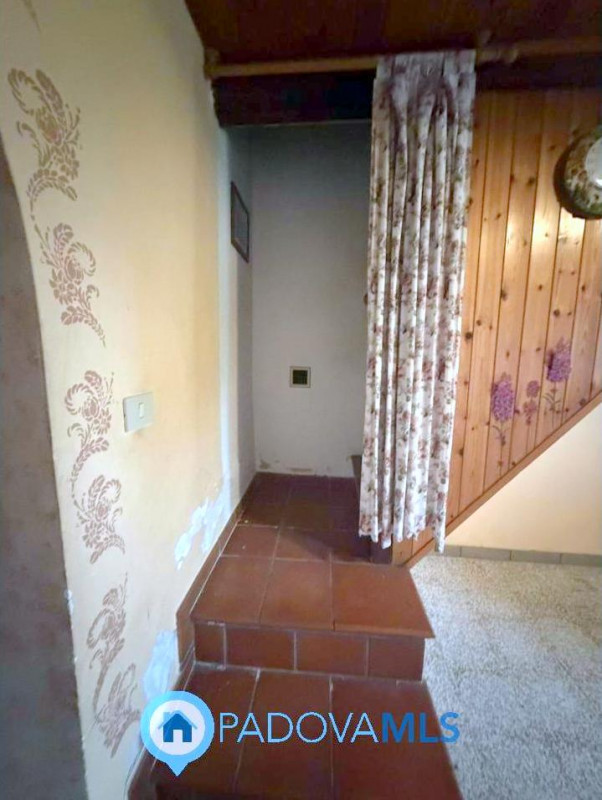 Immobile in esclusiva al Gruppo Padova MLS

Scopri questa porzione di bifamiliare, da ristruttura...