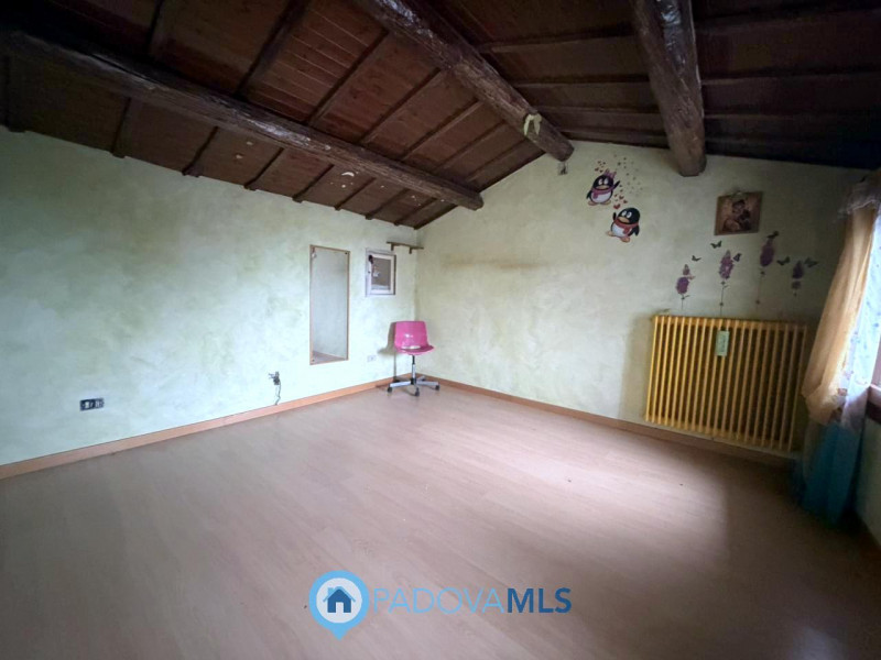 Immobile in esclusiva al Gruppo Padova MLS

Scopri questa porzione di bifamiliare, da ristruttura...