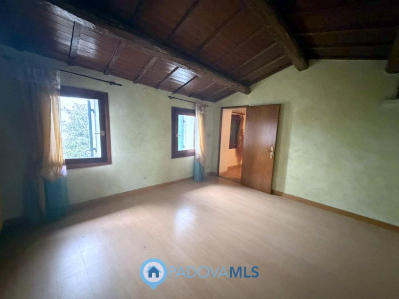 Immobile in esclusiva al Gruppo Padova MLS

Scopri questa porzione di bifamiliare, da ristruttura...