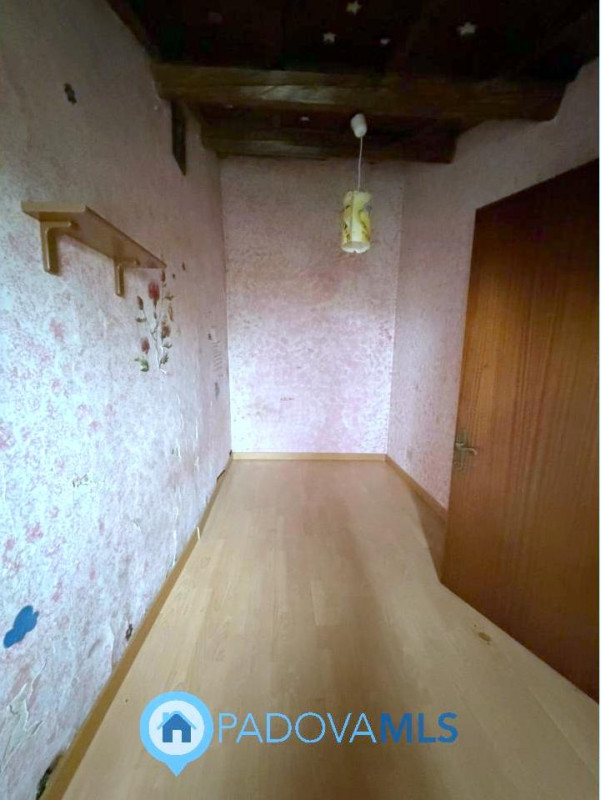 Immobile in esclusiva al Gruppo Padova MLS

Scopri questa porzione di bifamiliare, da ristruttura...