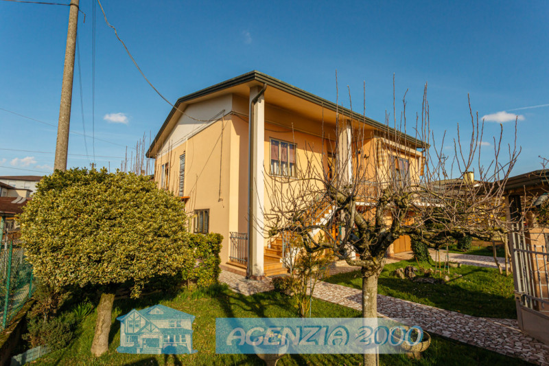 BELLA CASA SU DUE LIVELLI CON MAGAZZINO PER LA TUA ATTIVITA'!!!, A CONSELVE IN ZONA TRANQUILLA DI...