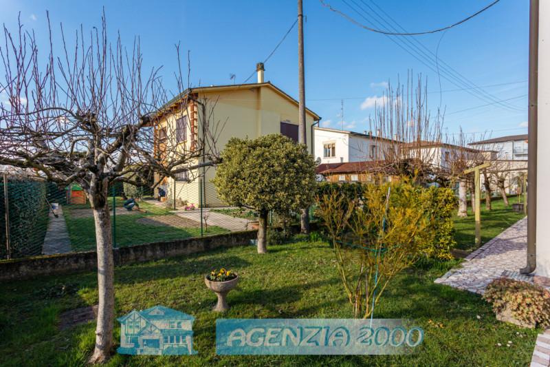 BELLA CASA SU DUE LIVELLI CON MAGAZZINO PER LA TUA ATTIVITA'!!!, A CONSELVE IN ZONA TRANQUILLA DI...