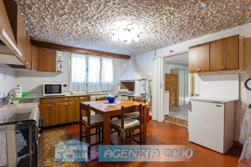 BELLA CASA SU DUE LIVELLI CON MAGAZZINO PER LA TUA ATTIVITA'!!!, A CONSELVE IN ZONA TRANQUILLA DI...