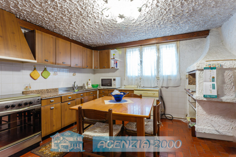 BELLA CASA SU DUE LIVELLI CON MAGAZZINO PER LA TUA ATTIVITA'!!!, A CONSELVE IN ZONA TRANQUILLA DI...