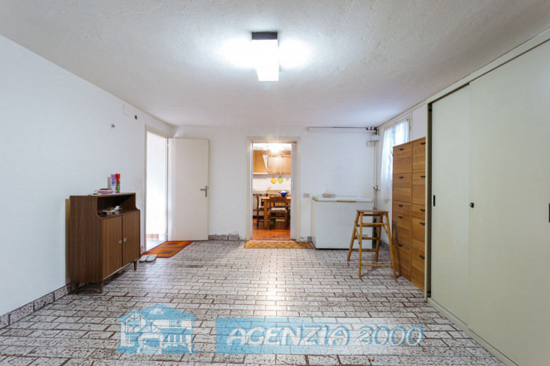 BELLA CASA SU DUE LIVELLI CON MAGAZZINO PER LA TUA ATTIVITA'!!!, A CONSELVE IN ZONA TRANQUILLA DI...