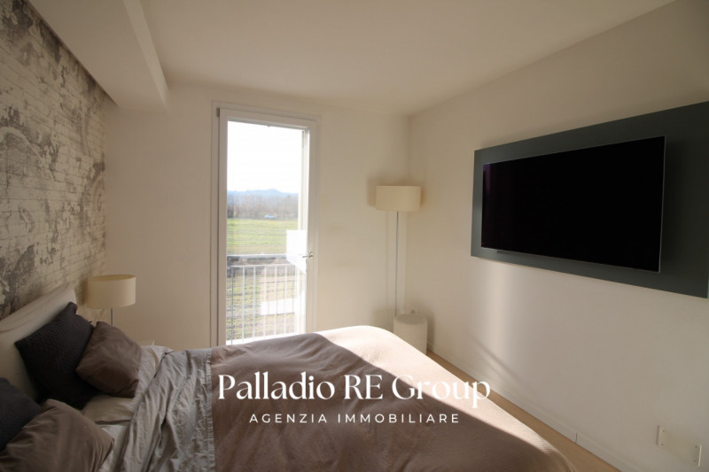 Nella ricercata zona di Vicenza detta "Oasi di Casale "
Villa Giardino 3 Camere Box Terrazzo

La ...