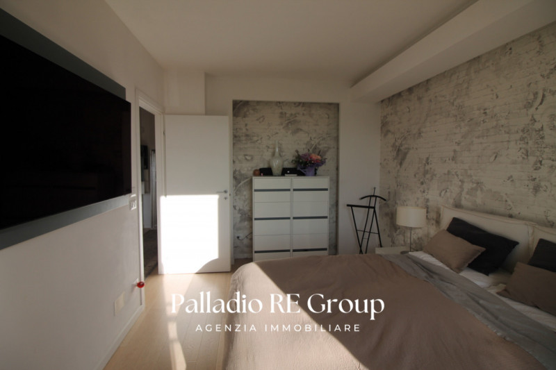 Nella ricercata zona di Vicenza detta "Oasi di Casale "
Villa Giardino 3 Camere Box Terrazzo

La ...