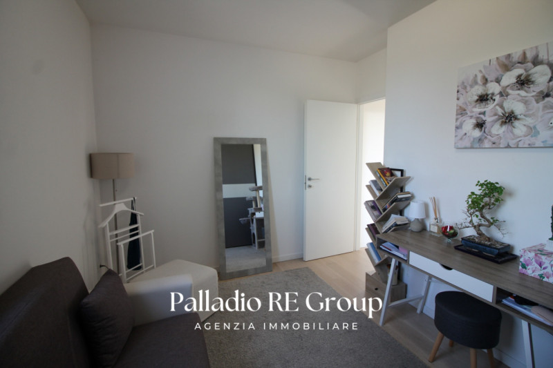 Nella ricercata zona di Vicenza detta "Oasi di Casale "
Villa Giardino 3 Camere Box Terrazzo

La ...