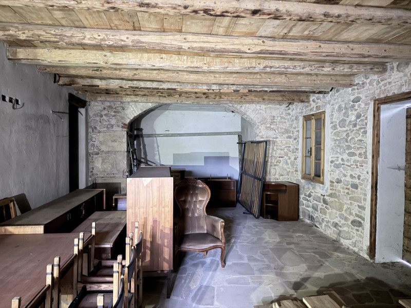 (Per INFO Fabrizio 333 7743912) In un'area di alto valore paesaggistico e storico e a pochissimi ...