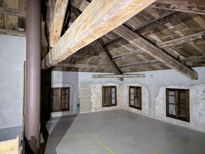 (Per INFO Fabrizio 333 7743912) In un'area di alto valore paesaggistico e storico e a pochissimi ...