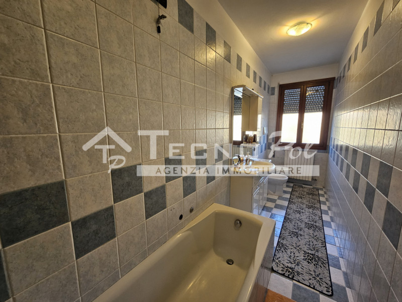 Rustega di Camposampiero - In centro paese con tutti i servizi ad una passeggiata proponiamo appa...