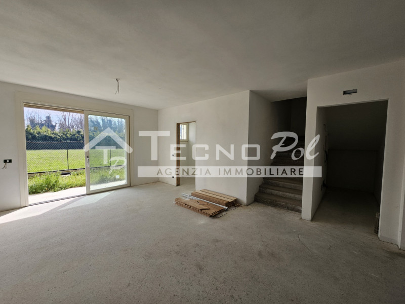 LOREGGIA - In pronta consegna introvabile bifamiliare con quattro camere.
Ampio reparto giorno, q...