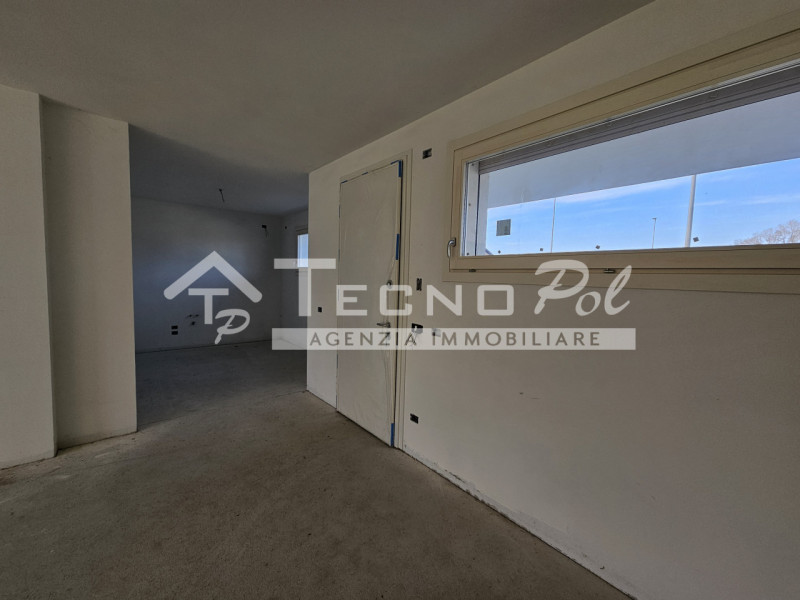 LOREGGIA - In pronta consegna introvabile bifamiliare con quattro camere.
Ampio reparto giorno, q...