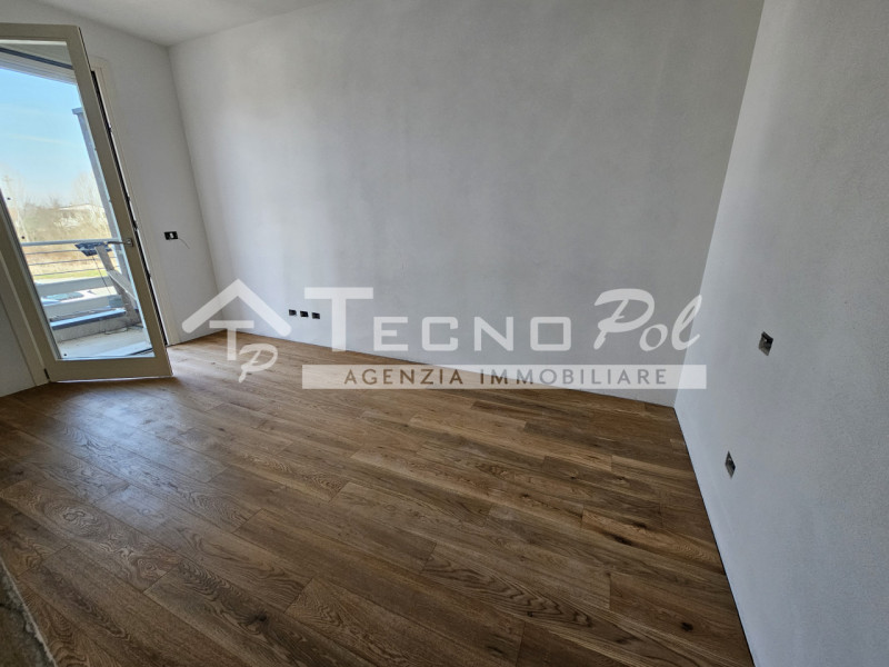 LOREGGIA - In pronta consegna introvabile bifamiliare con quattro camere.
Ampio reparto giorno, q...