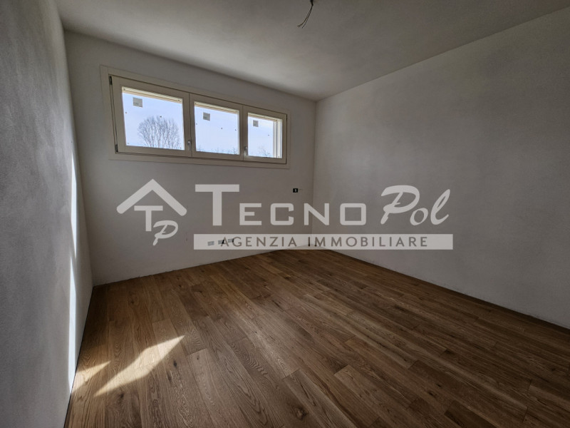 LOREGGIA - In pronta consegna introvabile bifamiliare con quattro camere.
Ampio reparto giorno, q...