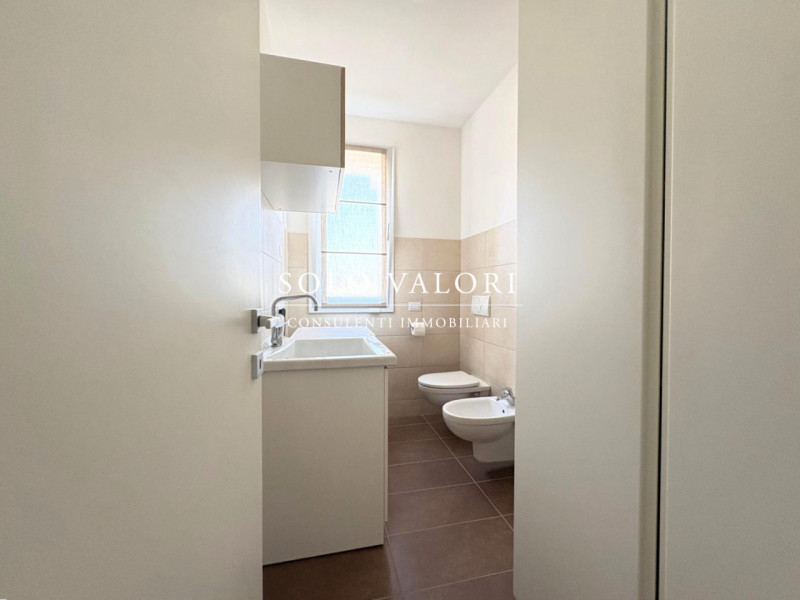 Rif. A915 – Per info 340 2242606 Marco - 331 212 7142 Andrea

APPARTAMENTO AL PIANO PRIMO DUE CAM...