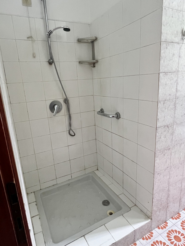 APPARTAMENTO TRICAMERE CON DUE BAGNI, CUCINA SEPARATA E GARAGE IN VENDITA A VICENZA OVEST:-Rif. 8...