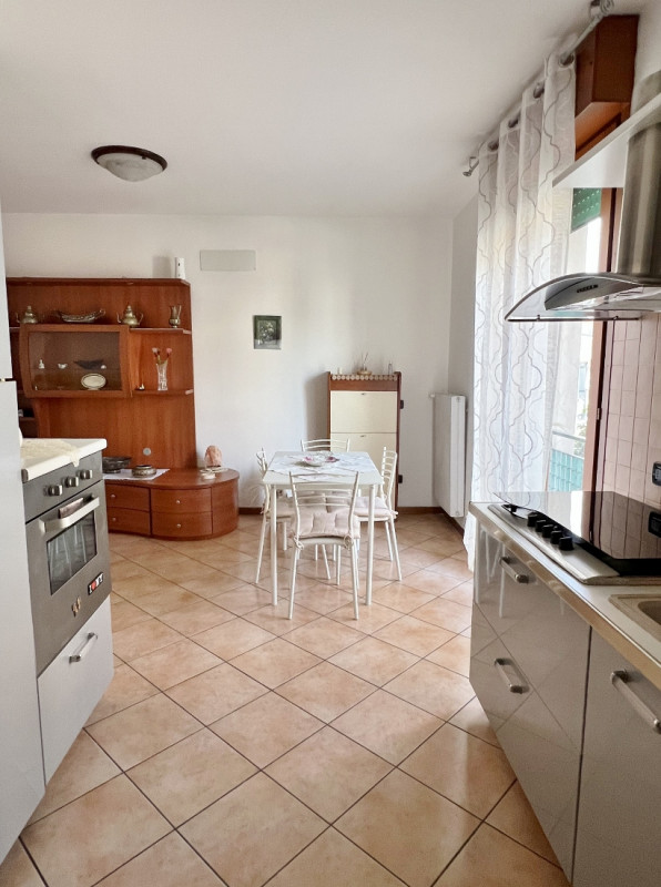 BILOCALE ARREDATO E CON GARAGE IN VENDITA A VICENZA ZONA VIALE TRIESTE - Rif. 8350
Nel versante N...