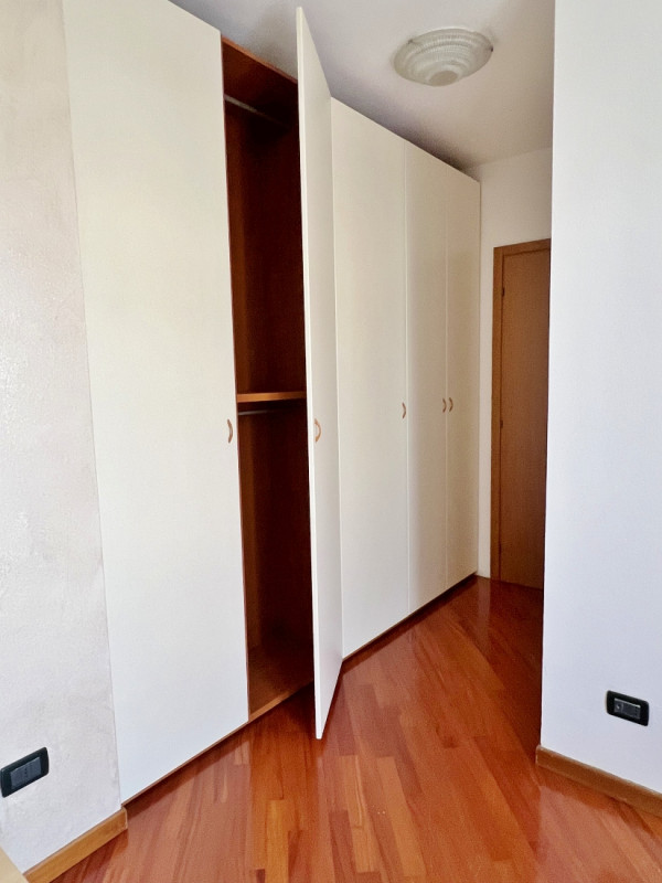 BILOCALE ARREDATO E CON GARAGE IN VENDITA A VICENZA ZONA VIALE TRIESTE - Rif. 8350
Nel versante N...