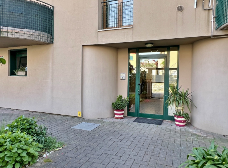 BILOCALE ARREDATO E CON GARAGE IN VENDITA A VICENZA ZONA VIALE TRIESTE - Rif. 8350
Nel versante N...