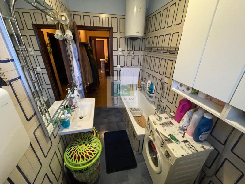 Appartamento situato al primo piano di una palazzina anni 70 a Noventa Padovana, comoda a tutti i...