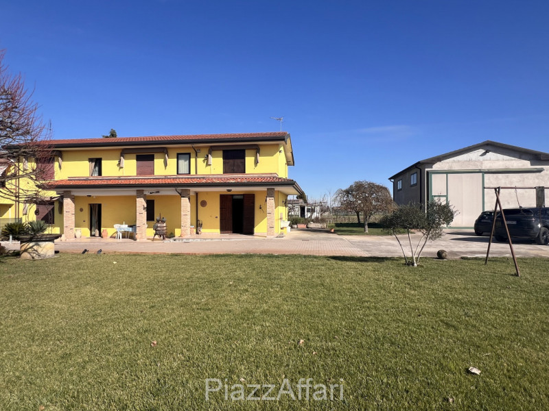 Nel comune di Sant'Angelo di Piove di Sacco e più precisamente nella frazione di Vigorovea propon...