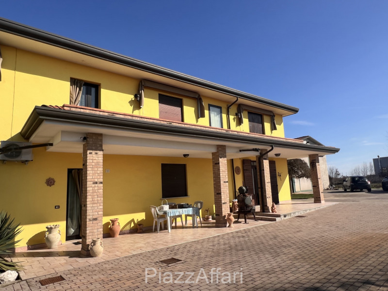 Nel comune di Sant'Angelo di Piove di Sacco e più precisamente nella frazione di Vigorovea propon...