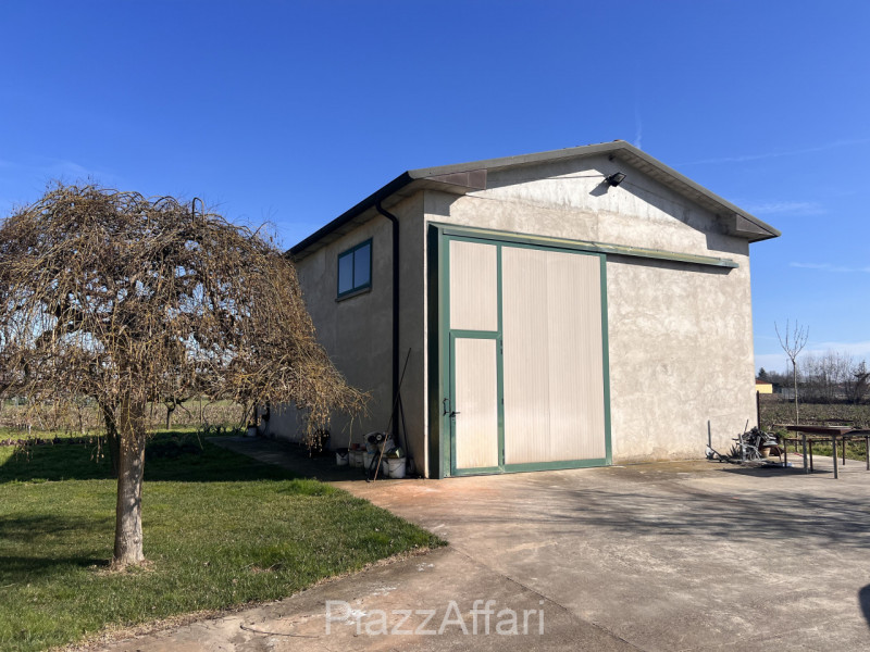 Nel comune di Sant'Angelo di Piove di Sacco e più precisamente nella frazione di Vigorovea propon...