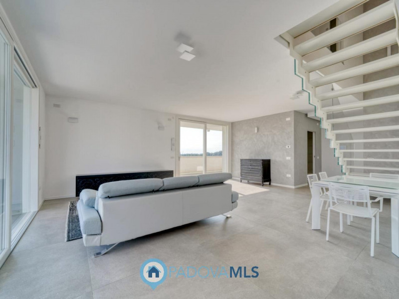 Immobile in esclusiva al Gruppo Padova MLS

VIGONZA Zona Perarolo. ATTICO recentissimo, come nuov...