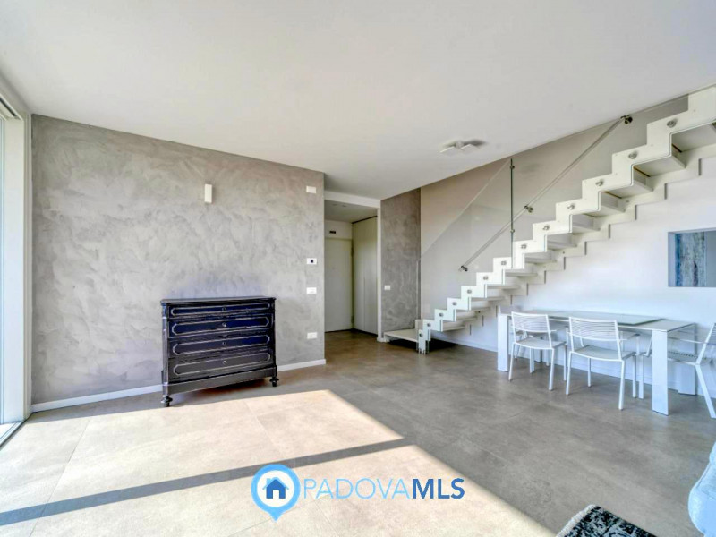 Immobile in esclusiva al Gruppo Padova MLS

VIGONZA Zona Perarolo. ATTICO recentissimo, come nuov...