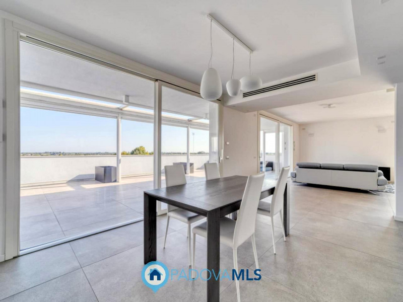 Immobile in esclusiva al Gruppo Padova MLS

VIGONZA Zona Perarolo. ATTICO recentissimo, come nuov...