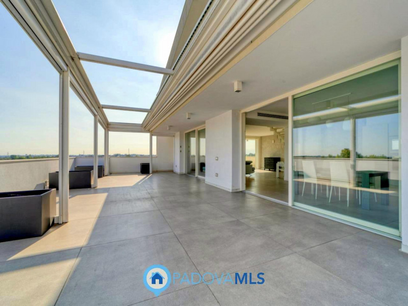 Immobile in esclusiva al Gruppo Padova MLS

VIGONZA Zona Perarolo. ATTICO recentissimo, come nuov...