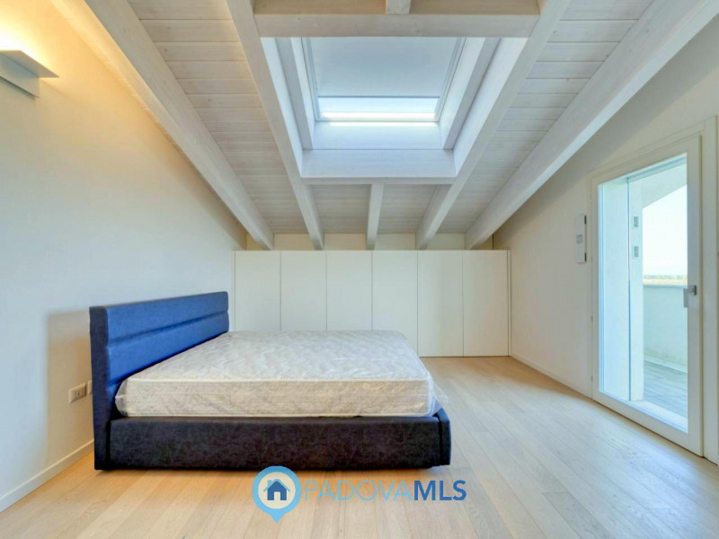 Immobile in esclusiva al Gruppo Padova MLS

VIGONZA Zona Perarolo. ATTICO recentissimo, come nuov...