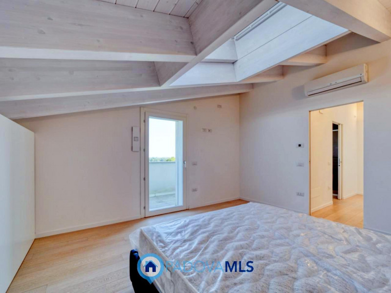 Immobile in esclusiva al Gruppo Padova MLS

VIGONZA Zona Perarolo. ATTICO recentissimo, come nuov...