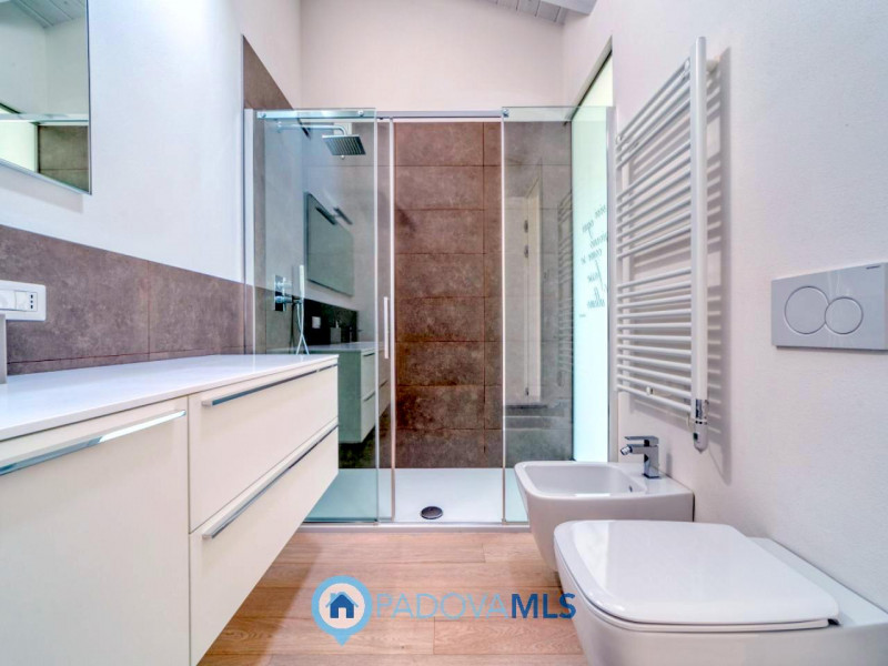 Immobile in esclusiva al Gruppo Padova MLS

VIGONZA Zona Perarolo. ATTICO recentissimo, come nuov...