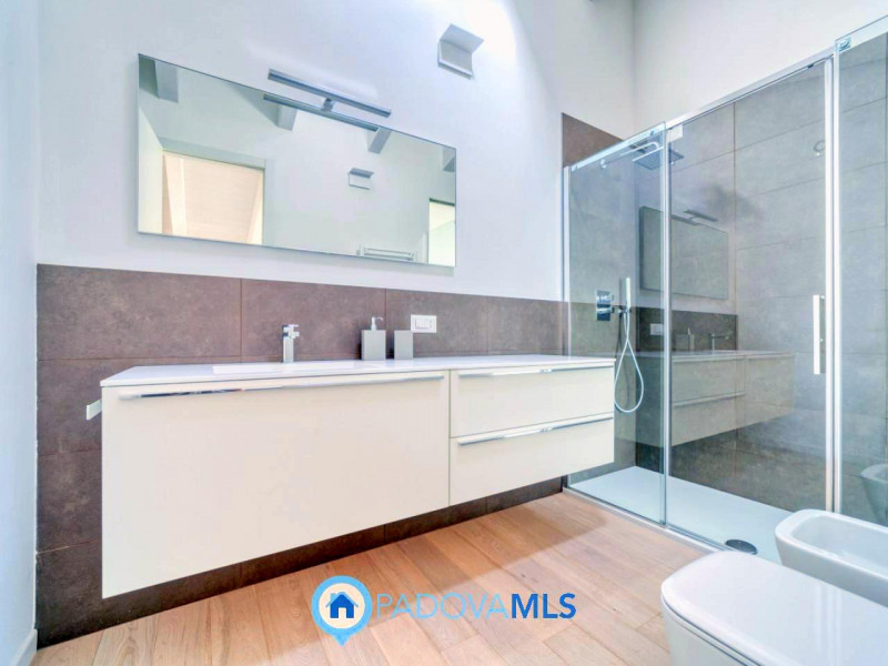 Immobile in esclusiva al Gruppo Padova MLS

VIGONZA Zona Perarolo. ATTICO recentissimo, come nuov...