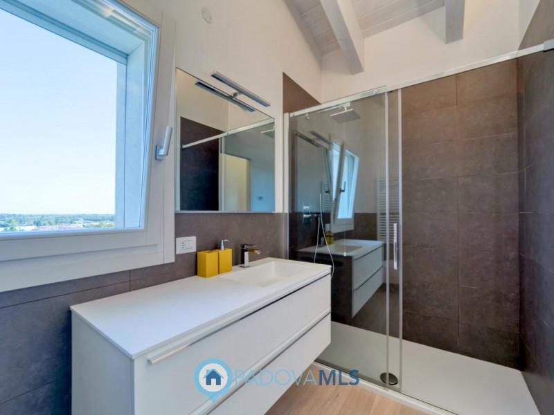 Immobile in esclusiva al Gruppo Padova MLS

VIGONZA Zona Perarolo. ATTICO recentissimo, come nuov...